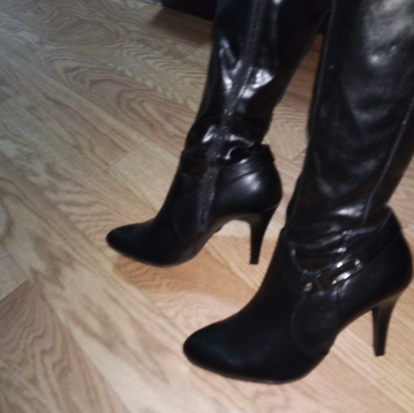 Boots - Picture 5 of 8